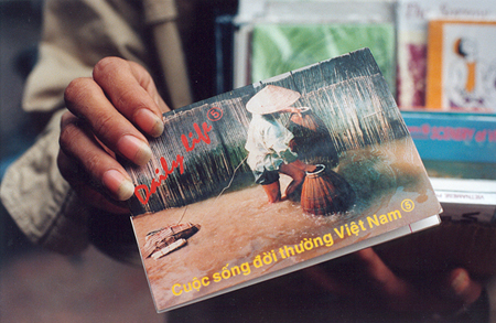 53  Les mains Vietnam